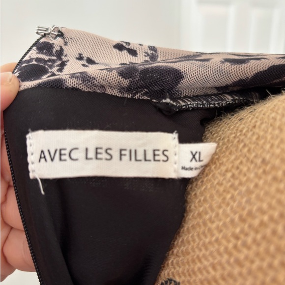 Avec Les Filles Black and Cream Long Sleeve Dress stretchy rouge side party - Picture 2 of 10